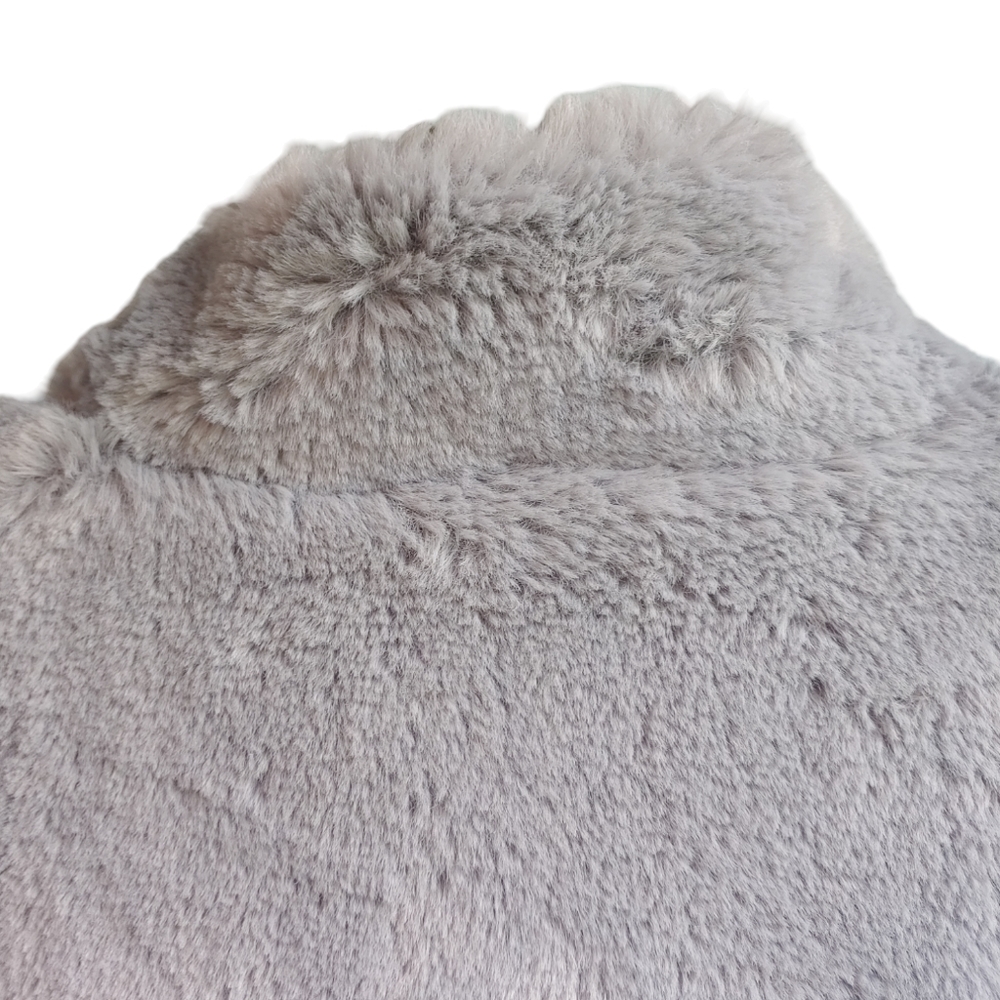 Carmin Women's Gray Faux Fur Vest - Size Large, Soft and Stylish - Picture 10 of 10